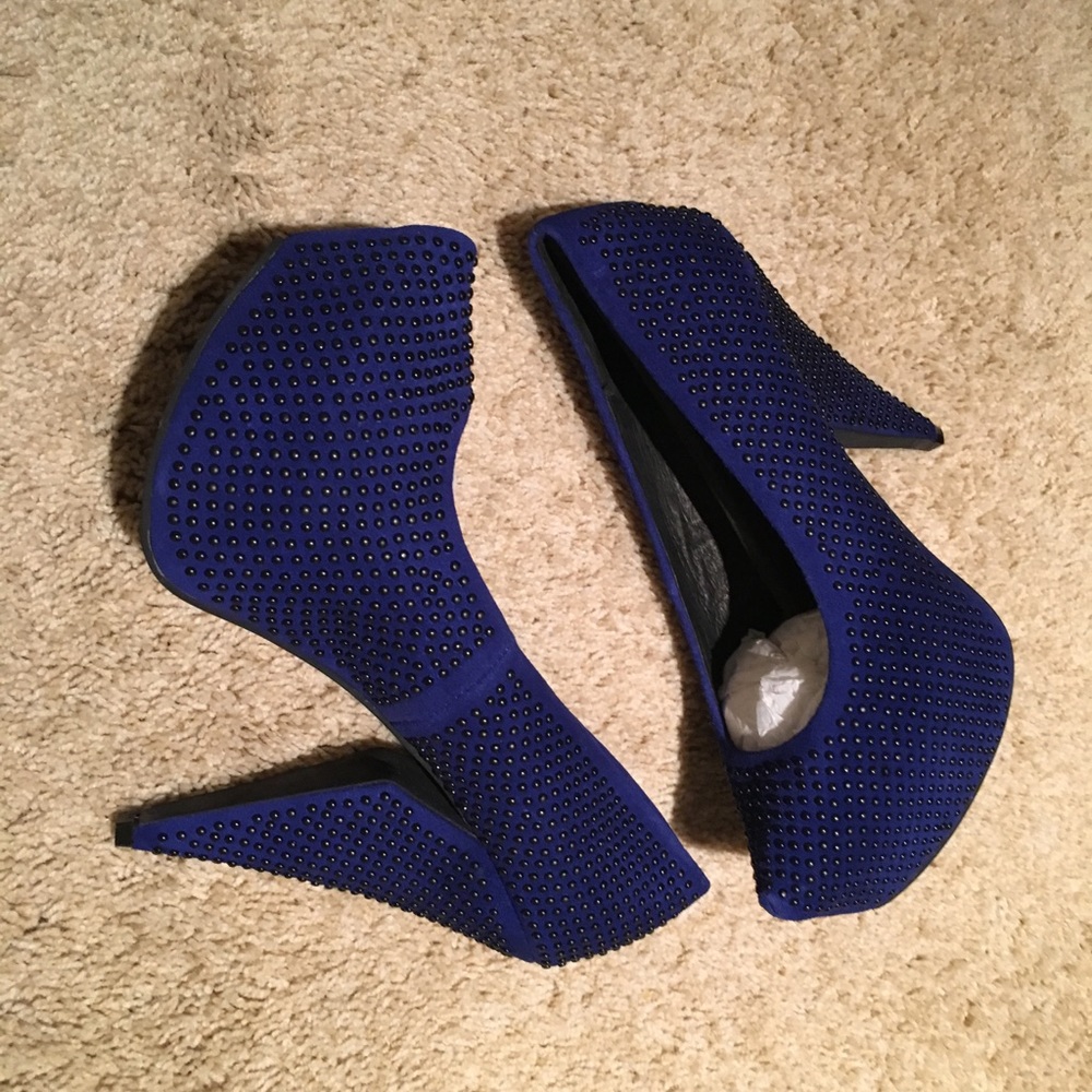 Matiko “Lydia” Platform Pumps